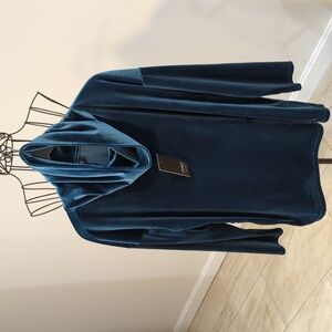 Nwt women's velvet top